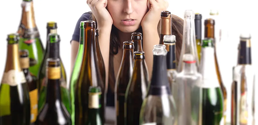 На фото Как эффективно лечить алкоголизм